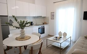 Iliana'S Apartment